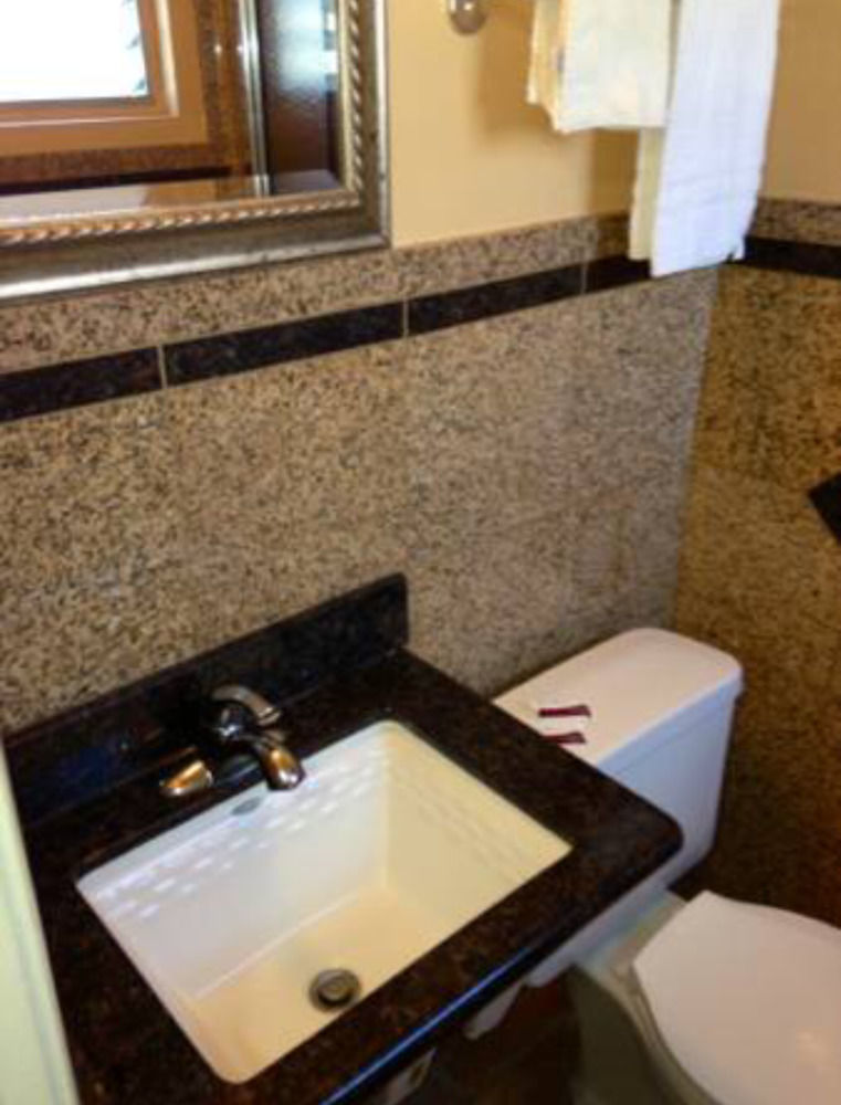 Town & Country Motel Livingston Экстерьер фото