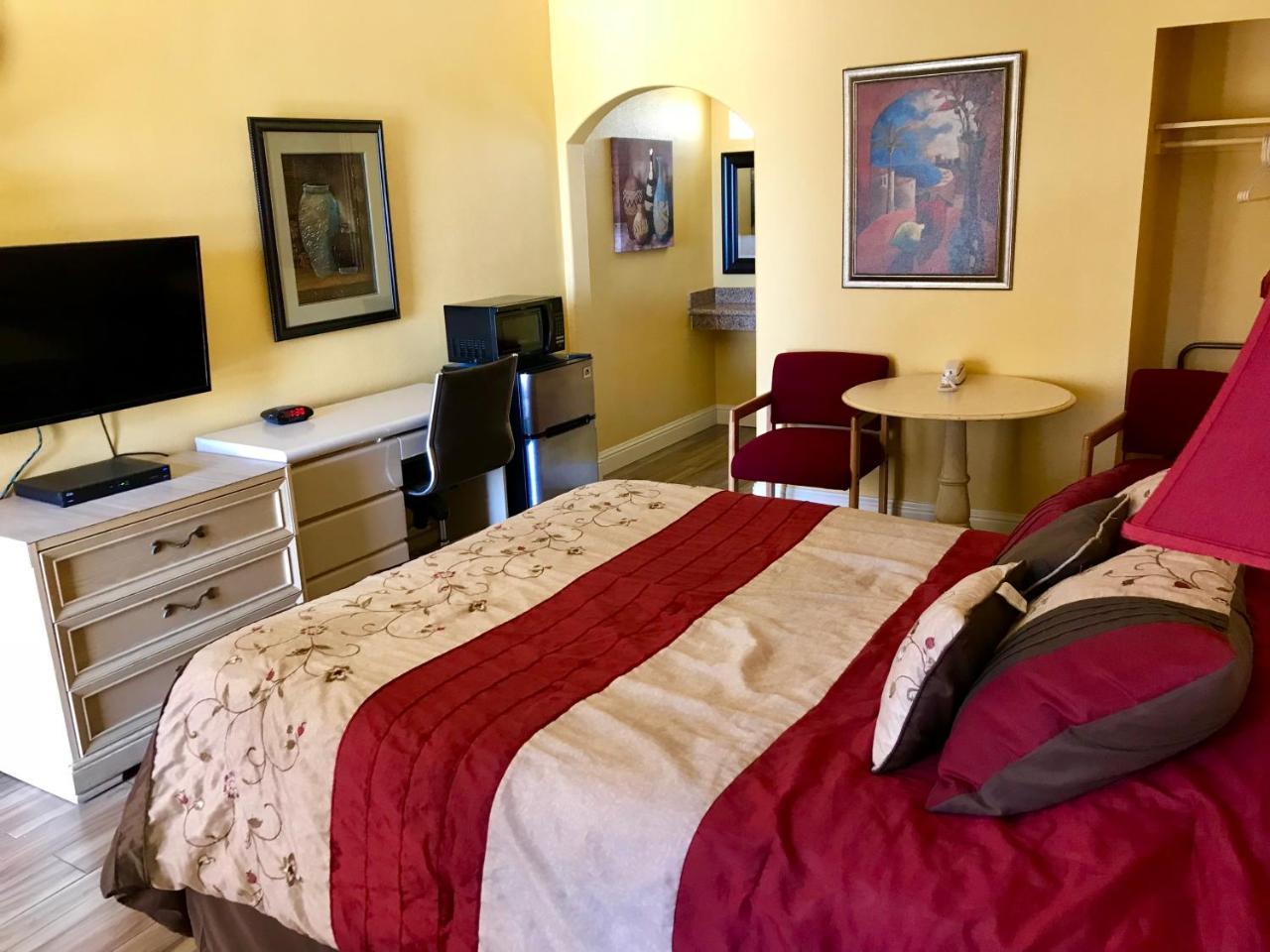 Town & Country Motel Livingston Экстерьер фото