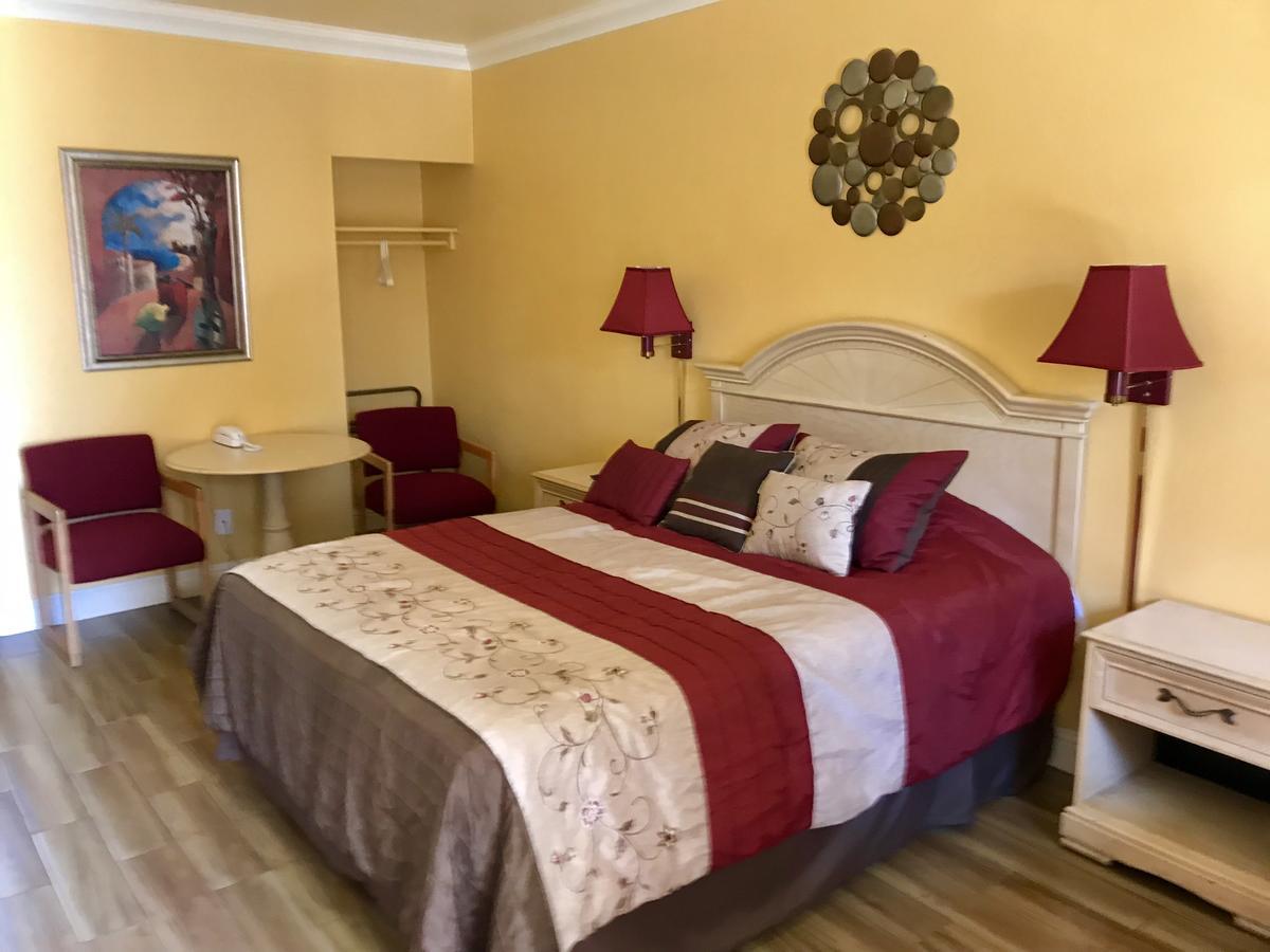 Town & Country Motel Livingston Экстерьер фото