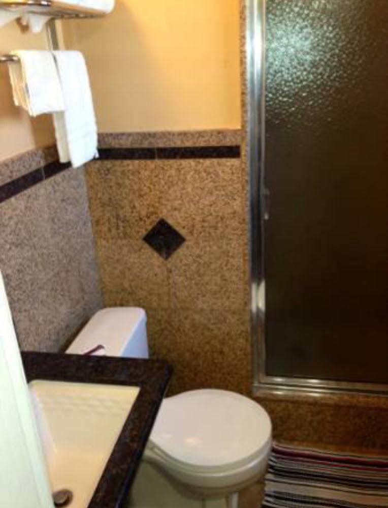 Town & Country Motel Livingston Экстерьер фото