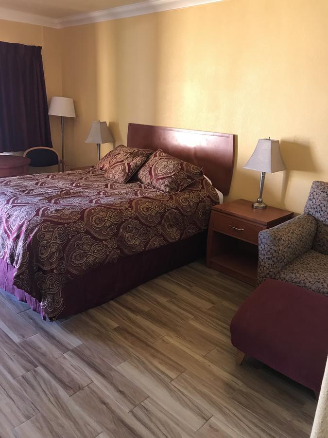 Town & Country Motel Livingston Экстерьер фото