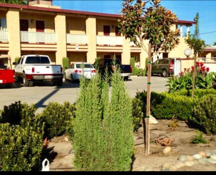 Town & Country Motel Livingston Экстерьер фото